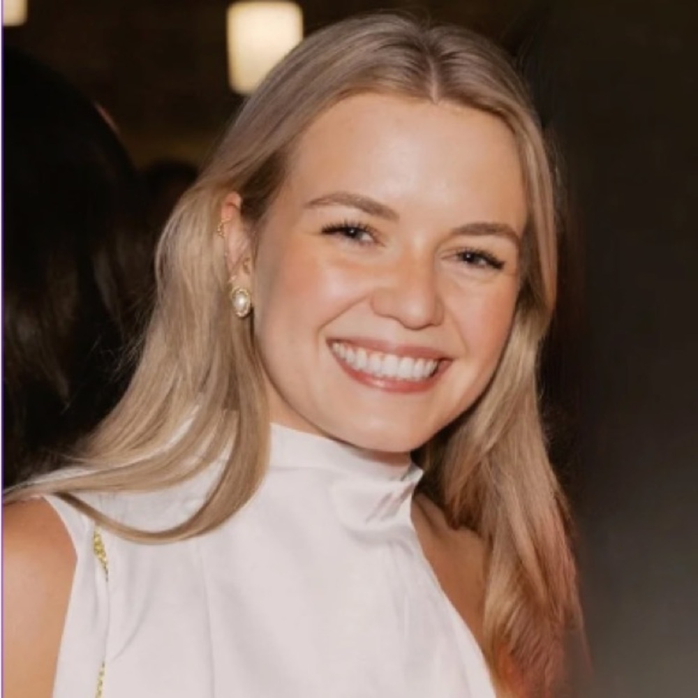 Meet your Posher, Courtney